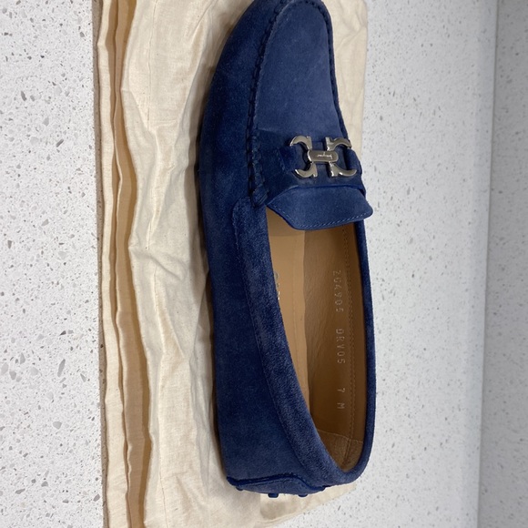 Fetching Ferragamo Blue Suede Driver Moccasin Loafer Flats - Picture 9 of 10